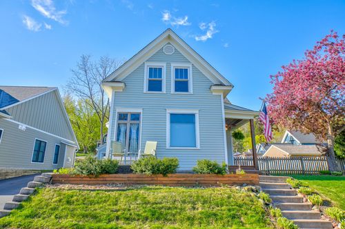 512 Locust St, Hudson, WI, 54016-1665 | Card Image
