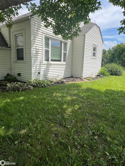 1012 5th Ave E, Oskaloosa, IA, 52577-3417 | Card Image