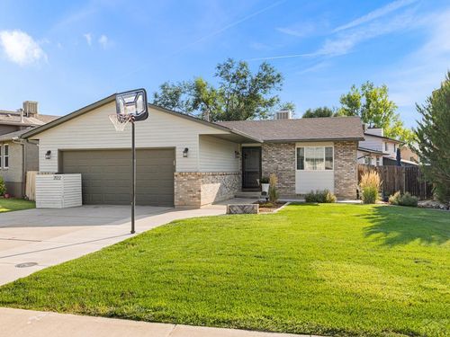 2122 Chautard Dr, Pueblo, CO, 81005-2680 | Card Image