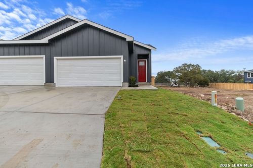 31-9193 Dietz Elkhorn Rd, Boerne, TX, 78015-8402 | Card Image