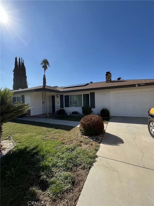 795 Cameo Ave, Hemet, CA, 92543-7833 | Card Image