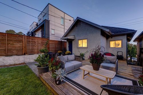 744 E 3rd St, North Vancouver, BC, V7L1G9 | Card Image
