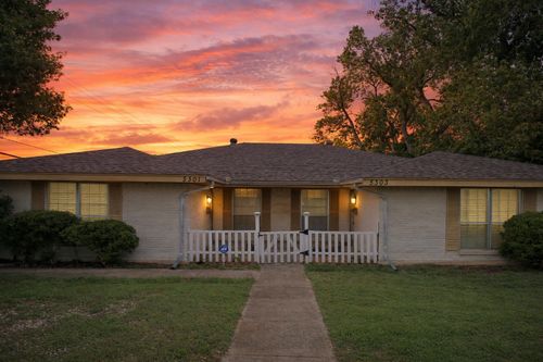 5301 Wooten Dr, Fort Worth, TX, 76133-1932 | Card Image
