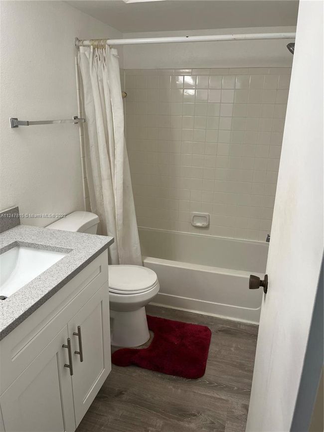 APT-4307 - 2846 S University Dr, Condo with 2 bedrooms, 2 bathrooms and null parking in Davie FL | Image 8