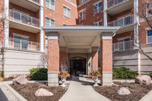 201-153 Pointe Dr, Northbrook, IL, 60062-1059 | Card Image