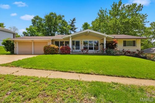 814 Phaeton Dr, Manchester, MO, 63021-7552 | Card Image
