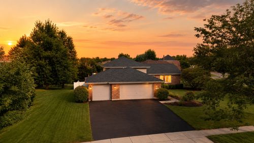 750 Bluestone Bay Dr, New Lenox, IL, 60451-9263 | Card Image
