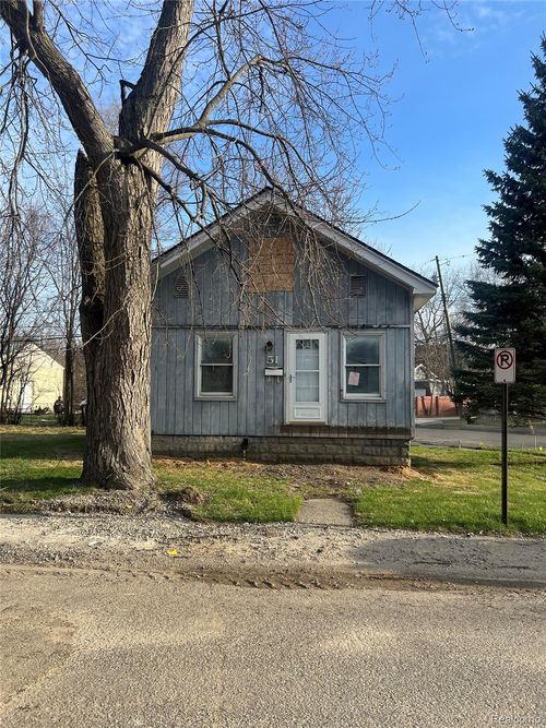 51 Bennett St, Pontiac, MI, 48342-1219 | Card Image