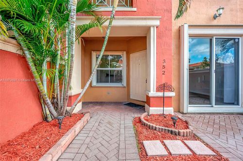 apt-352-6141 Nw 115th Pl, Doral, FL, 33178-4511 | Card Image