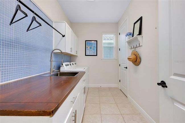 11560 Tapestry Ln, House other with 3 bedrooms, 3 bathrooms and null parking in Venice FL | Image 47