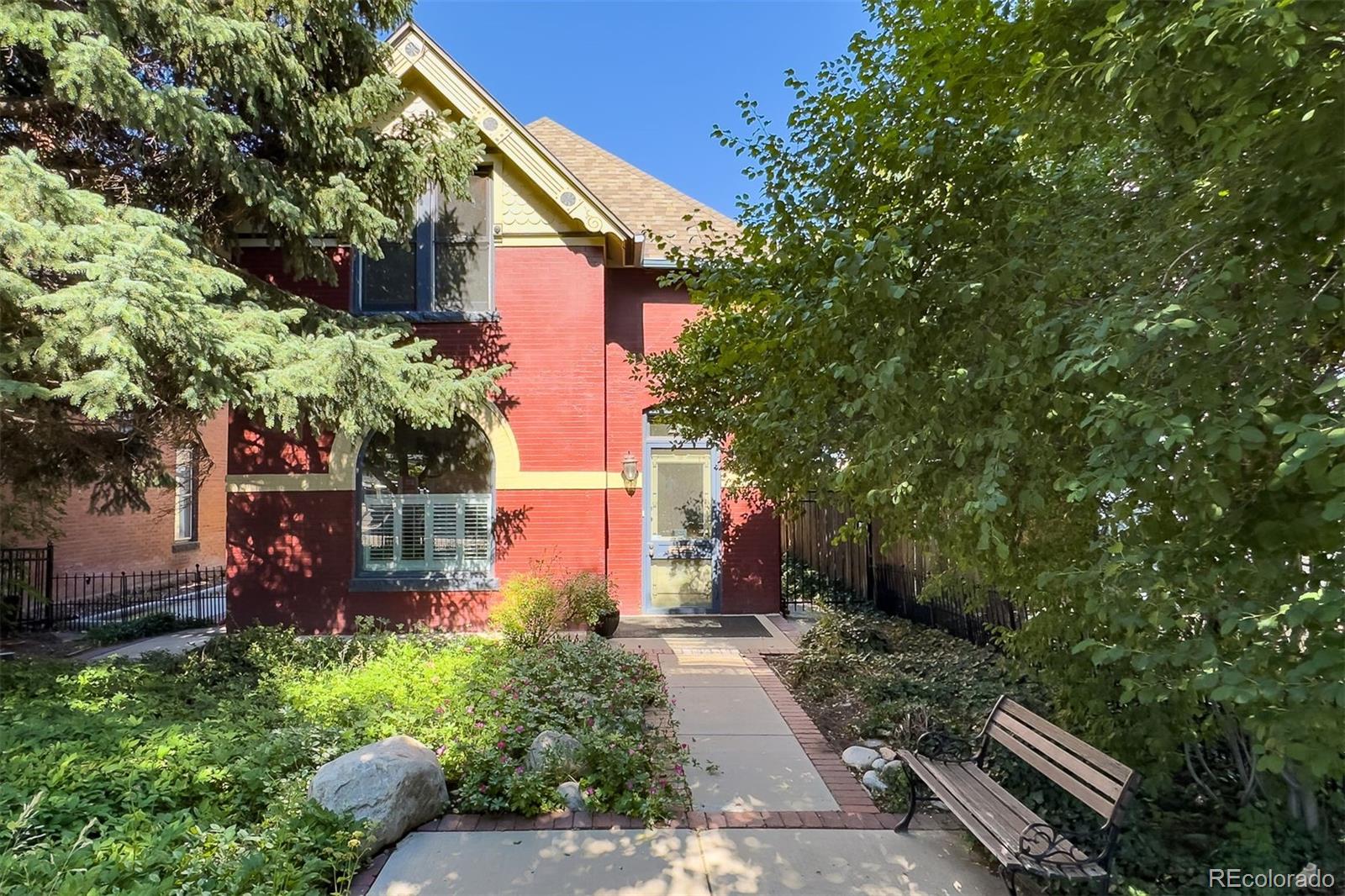 Pearl St, Denver, CO 80209