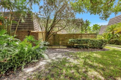 533 5th Terrace, Townhouse with 3 bedrooms, 2 bathrooms and null parking in Palm Beach Gardens FL | Image 1