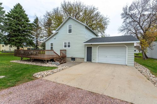 121 3rd Ave N, Casselton, ND, 58012-3123 | Card Image