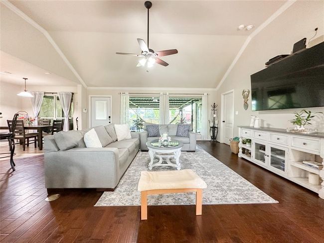 2818 Rustic Wood Ln, House other with 3 bedrooms, 2 bathrooms and 2 parking in Rosharon TX | Image 5