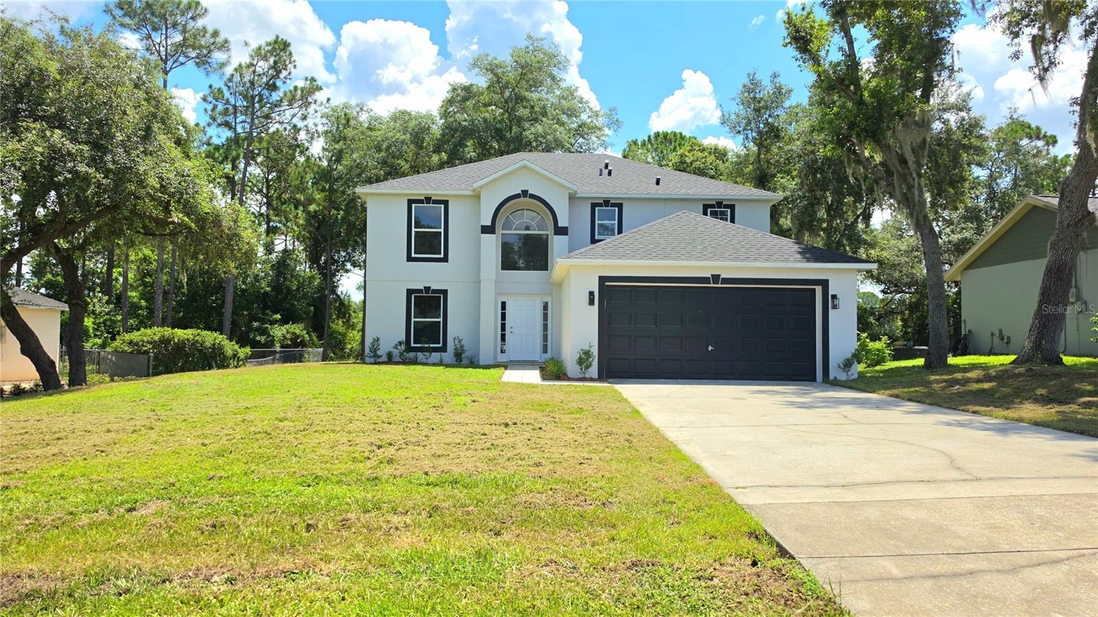 Residential in DELTONA