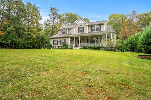 10 Cedar Grove Ter, Middle Island, NY, 11953-1700 | Card Image