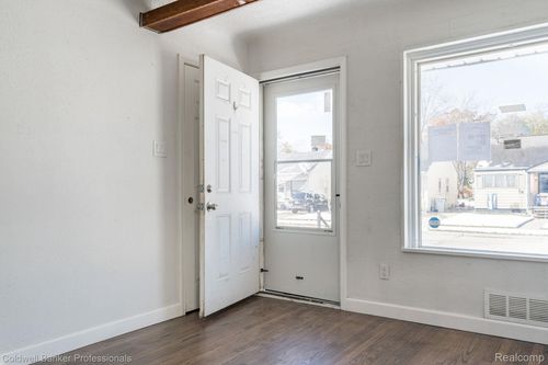 23442 Melville Ave, Hazel Park, MI, 48030-2805 | Card Image