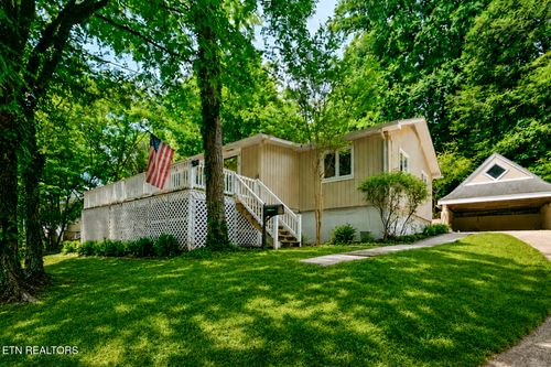 102 Oxford Rd, Oak Ridge, TN, 37830-3814 | Card Image