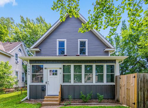 1066 Woodbridge St, Saint Paul, MN, 55117-5166 | Card Image
