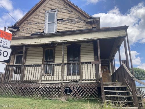 806 Carlisle St, Martins Ferry, OH, 43935-1510 | Card Image