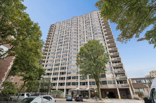501-555 Cornelia Ave, Chicago, IL, 60657-2719 | Card Image