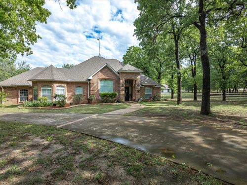 102 W Ridge St, Decatur, TX, 76234-4725 | Card Image