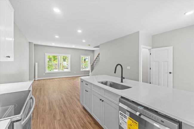 27 Gardner Lane, Condo with 2 bedrooms, 3 bathrooms and null parking in Waterbury VT | Image 7