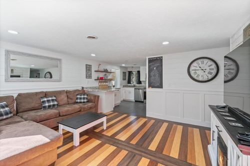 20 Owl Ln, Lee, NH, 03861-6519 | Card Image