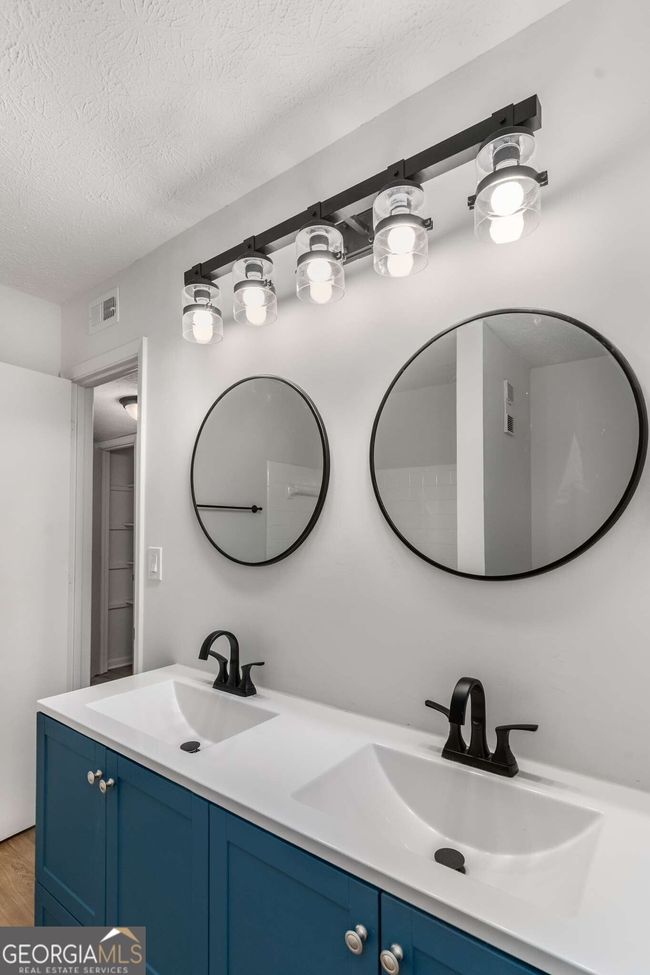 1003 Cumberland Ct Se, Condo with 2 bedrooms, 1 bathrooms and 2 parking in Smyrna GA | Image 27