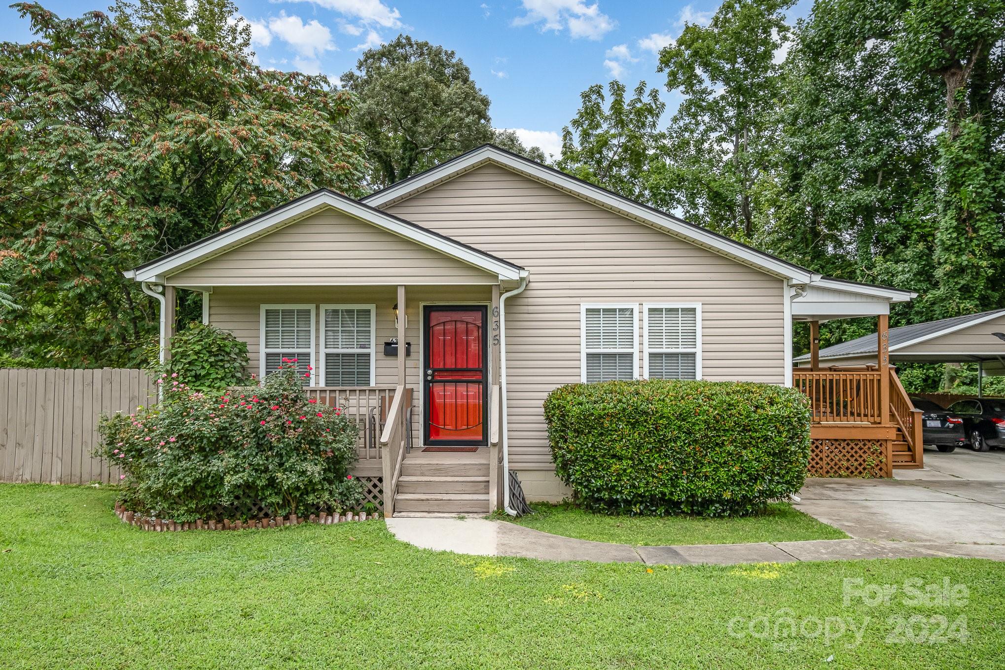 Bradford Dr, Charlotte, NC 28208