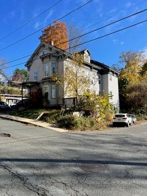 52 Mechanic St, Orange, MA, 01364-1284 | Card Image
