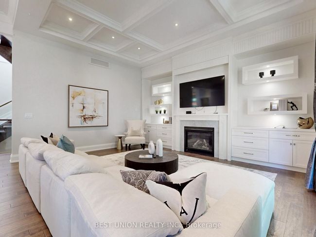 43 Dromore Cres, House other with 7 bedrooms, 6 bathrooms and 2 parking in North York ON | Image 10