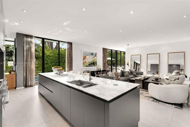 121 2 Nd Dilido Ter, House other with 5 bedrooms, 6 bathrooms and null parking in Miami Beach FL | Image 8