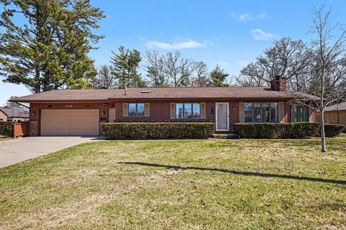 110 S Fruitport Rd, Spring Lake, MI, 49456-1935 | Card Image