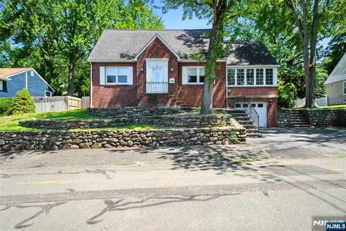 25 Forest St, Closter, NJ, 07624-1002 | Card Image