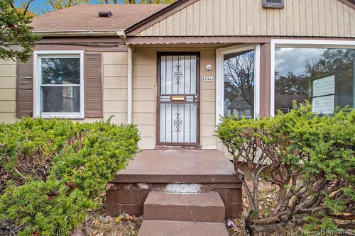 18452 Shaftsbury Ave, Detroit, MI, 48219-2849 | Card Image