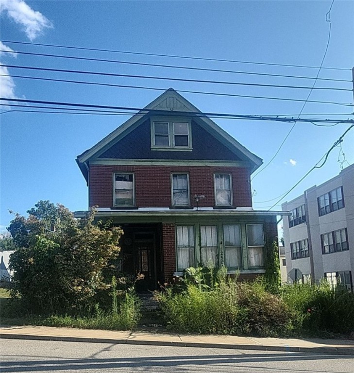 Versailles Ave, Mckeesport, PA 15132