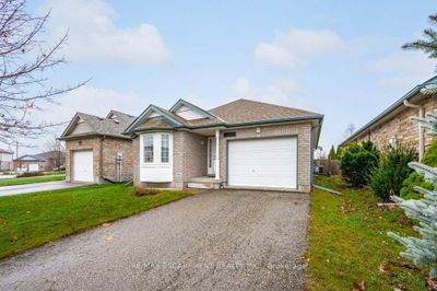 27 Beirnes Crt, House other with 2 bedrooms, 2 bathrooms and 3 parking in Fergus ON | Image 3