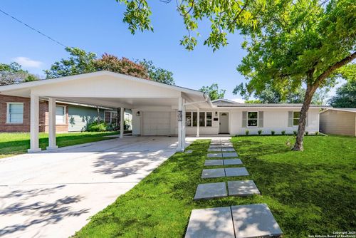 331 Waxwood Ln, San Antonio, TX, 78216-6835 | Card Image