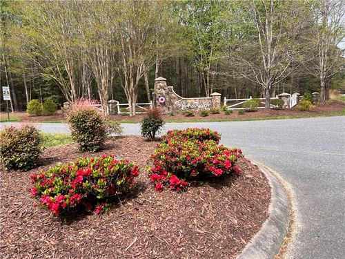 0 E West Pkwy, Gloucester, VA, 23061 | Card Image