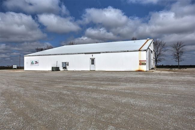 1601 State Highway 128, Home with 0 bedrooms, 2 bathrooms and 20 parking in Bethany IL | Image 18