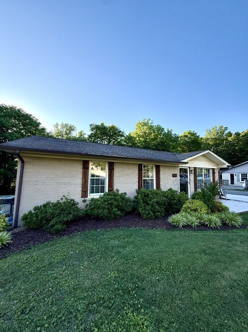 1003 Pine Cir, Lawrenceburg, TN, 38464-4015 | Card Image