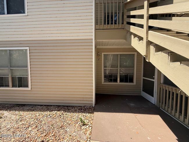 Entry/ screened porch off bedroom | Image 10