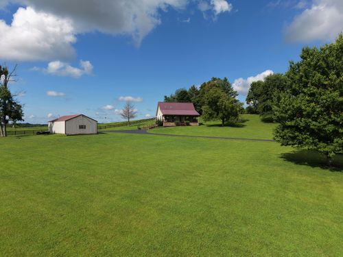2983 Temple Hill Rd, Summer Shade, KY, 42166-8424 | Card Image