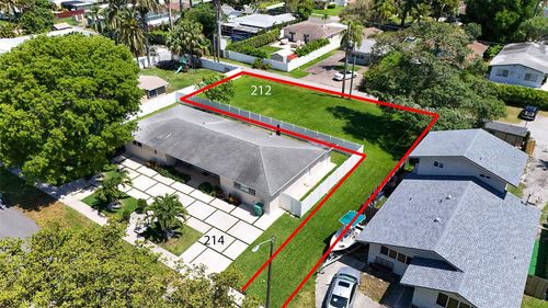 212 Se 5th St, Dania Beach, FL, 33004-4144 | Card Image