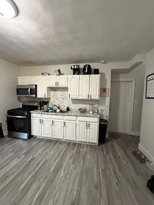 3n-541 N Front St, New Bedford, MA, 02745-5950 | Card Image