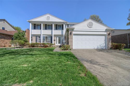 1581 Trail Dr, Trenton, MI, 48183-1806 | Card Image