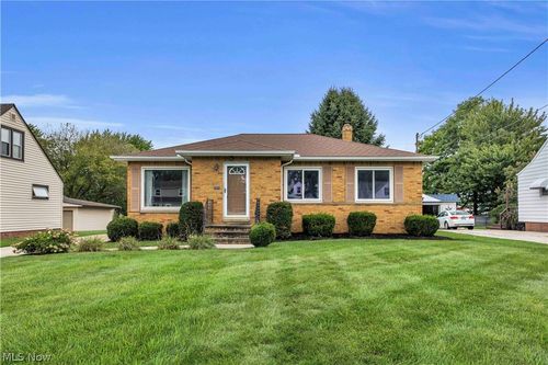 4050 Hilltop Dr, Parma, OH, 44134-4918 | Card Image