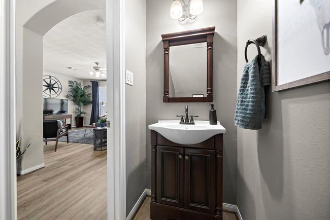 Downstairs powder room | Image 15