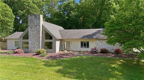 6000 Aaron Place Ln, Kernersville, NC, 27284-7572 | Card Image